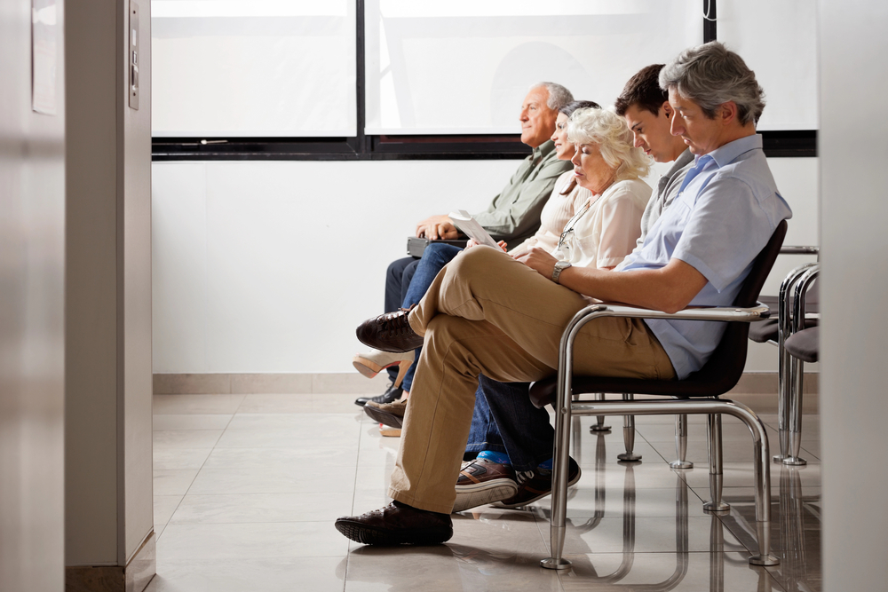 Sala d'attesa ospedale - Sanità e riduzione delle liste d'attesa, Asufc raccoglie i primi frutti