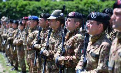 i reparti dell'Esercito Italiano schierati - 36° Raduno Nazionale dei Fanti