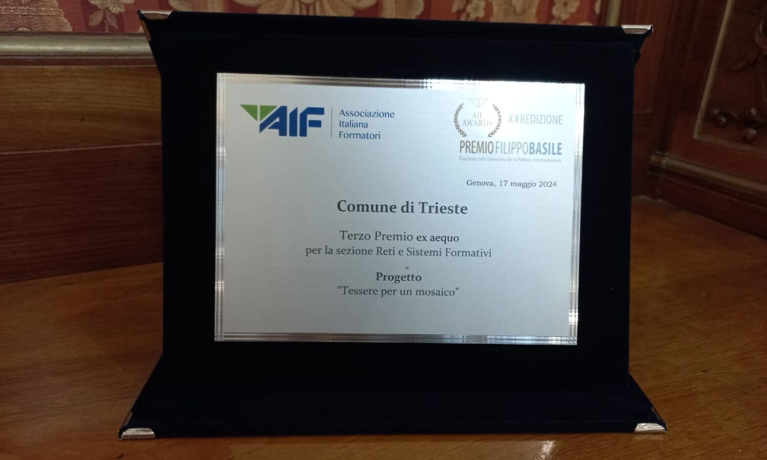 La targa del comune di Trieste, terza classificata al Premio Basile