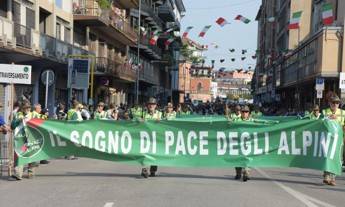 Adunata degli alpini, in 90mila a Vicenza nel segno della pace