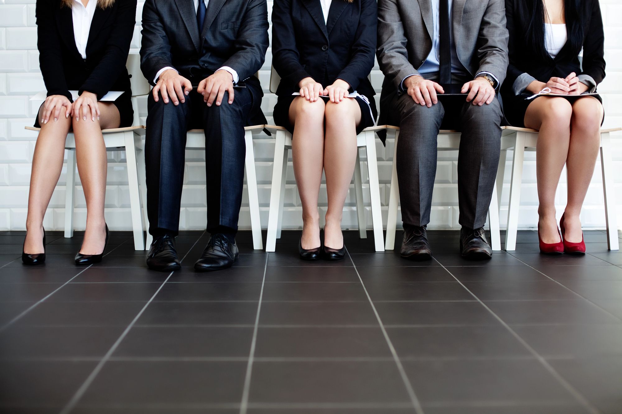 Ragazzi in attesa per un colloquio di lavoro