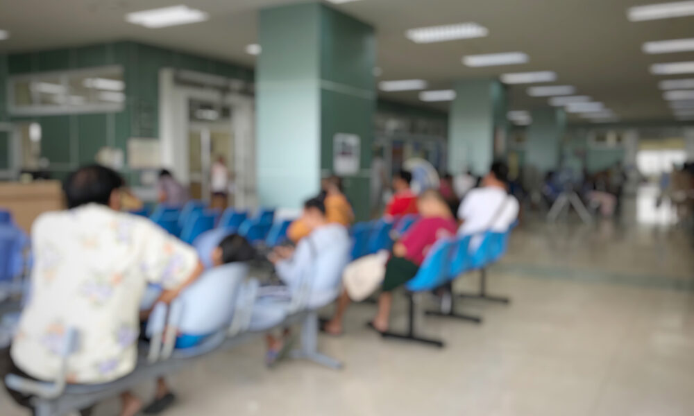 Sala d'attesa in ospedale - Sanità e gestione delle urgenze, ecco la guida per i medici del Friuli-Venezia Giulia