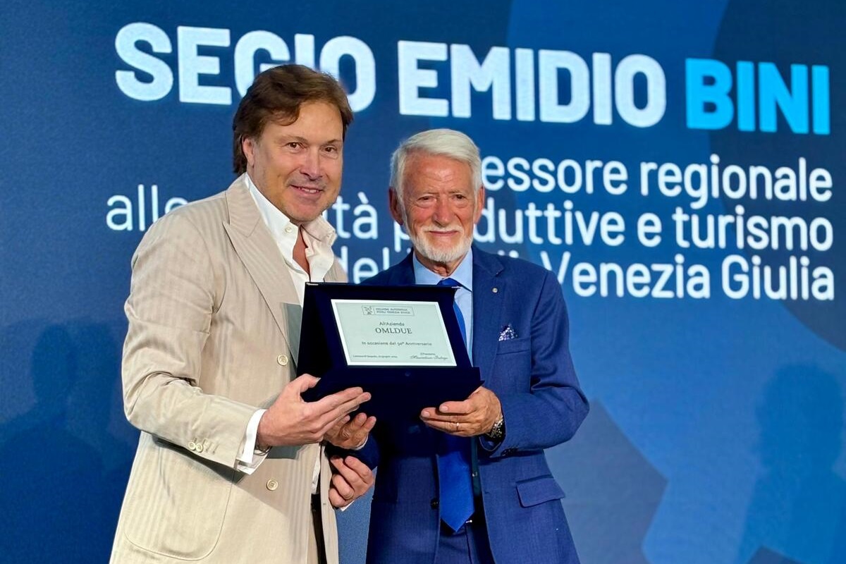 L'assessore regionale Sergio Emidio Bini e Giuseppe Claut - OMLDue, eccellenza del Friuli-Venezia Giulia tra innovazione e tradizione