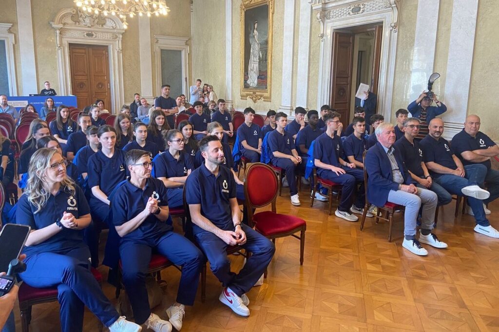 Le due rappresentative regionali di volley maschile under 16 e femminile under 15 ricevute oggi a Trieste dal governatore della Regione