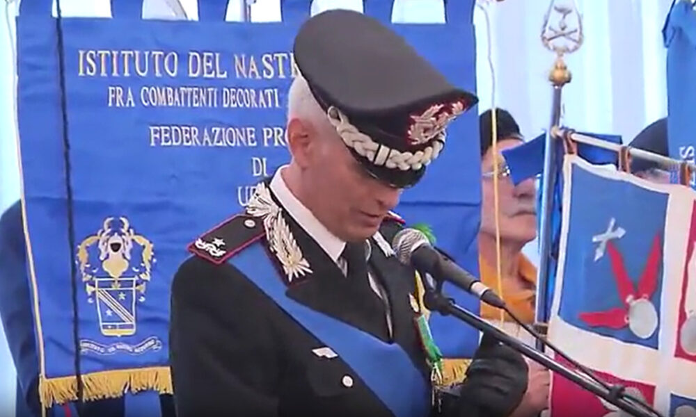 Il nuovo comandante Gabriele Vitagliano durante la cerimonia - Vitagliano alla guida della Legione Carabinieri FVG