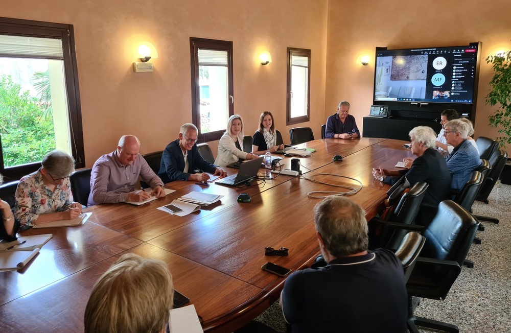 L'assessore Cristina Amirante, durante l'incontro con i vertici regionali degli Ordini professionali del comparto delle costruzioni