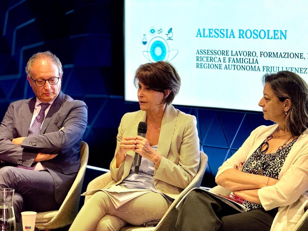 L'assessore regionale alla Ricerca Alessia Rosolen durante il suo intervento all'Innovation District di Milano