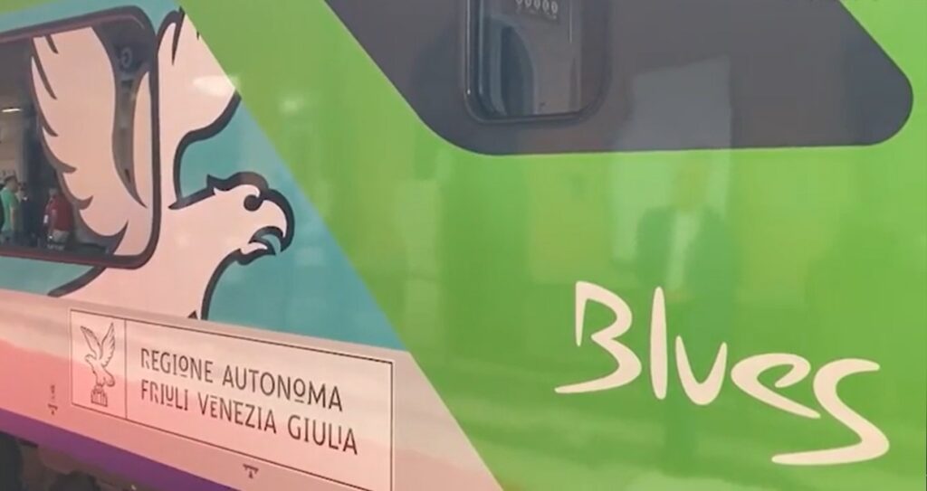 La livrea Go!2025 per il treno regionale