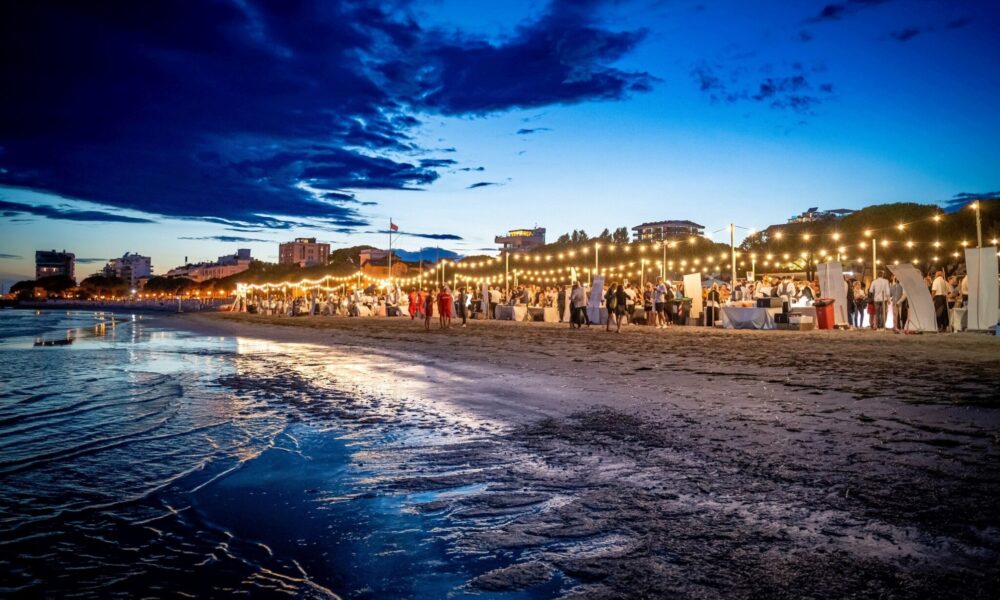 Cena Spettacolo on the Beach