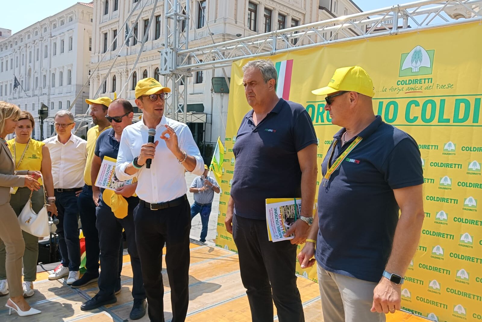 Massimiliano Fedriga in Piazza Unità - coldiretti fvg