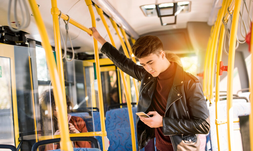 Ragazzo sull'autobus - autobus fvg