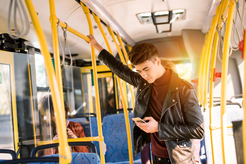 Ragazzo sull'autobus - autobus fvg