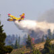 Canadair in azione - Incendio Monte Cimadors: evacuazioni in corso, ma nessun pericolo per i residenti