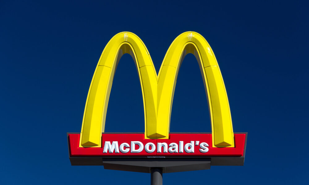 Insegna McDonald's - 80 opportunità di lavoro al recruiting day McDonald's di Udine