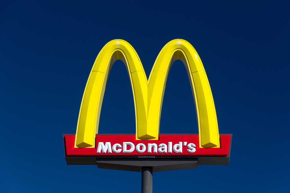 Insegna McDonald's - 80 opportunità di lavoro al recruiting day McDonald's di Udine