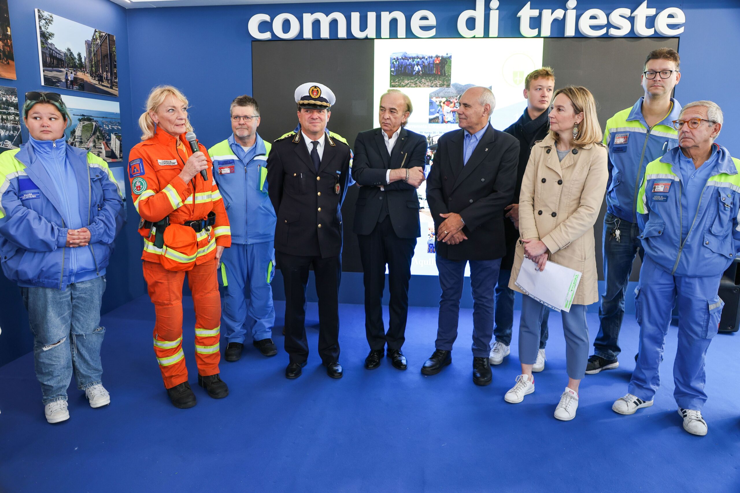 Incontro Protezione civile presso lo stand del Comune di Trieste al Villaggio Barcolana