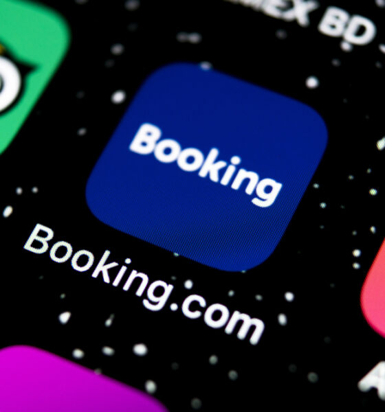 Icona di Booking.com su smartphone