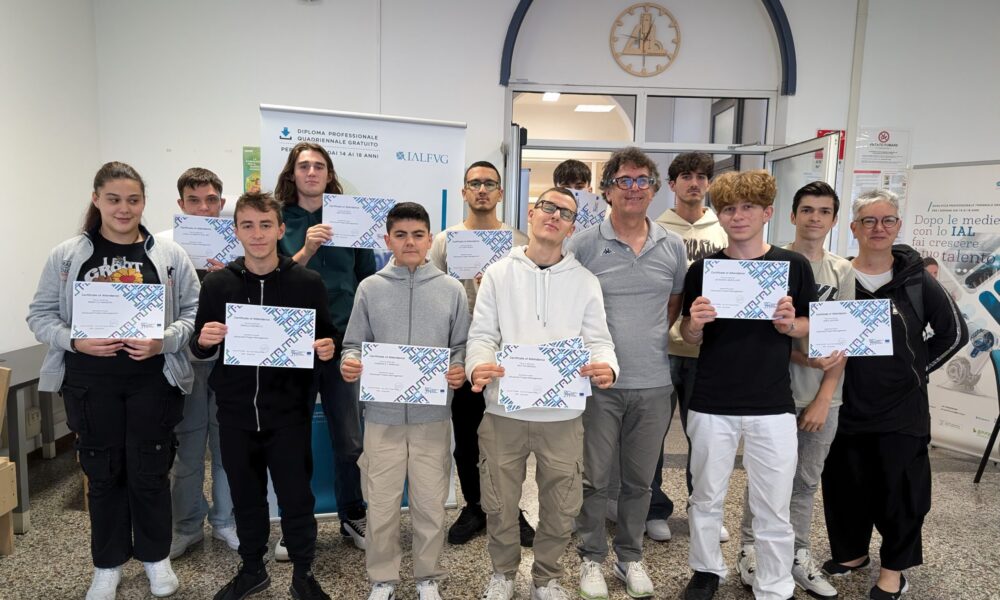 Foto di gruppo allievi e docenti partecipanti al progetto EU Chip Skills Academy - IAL FVG