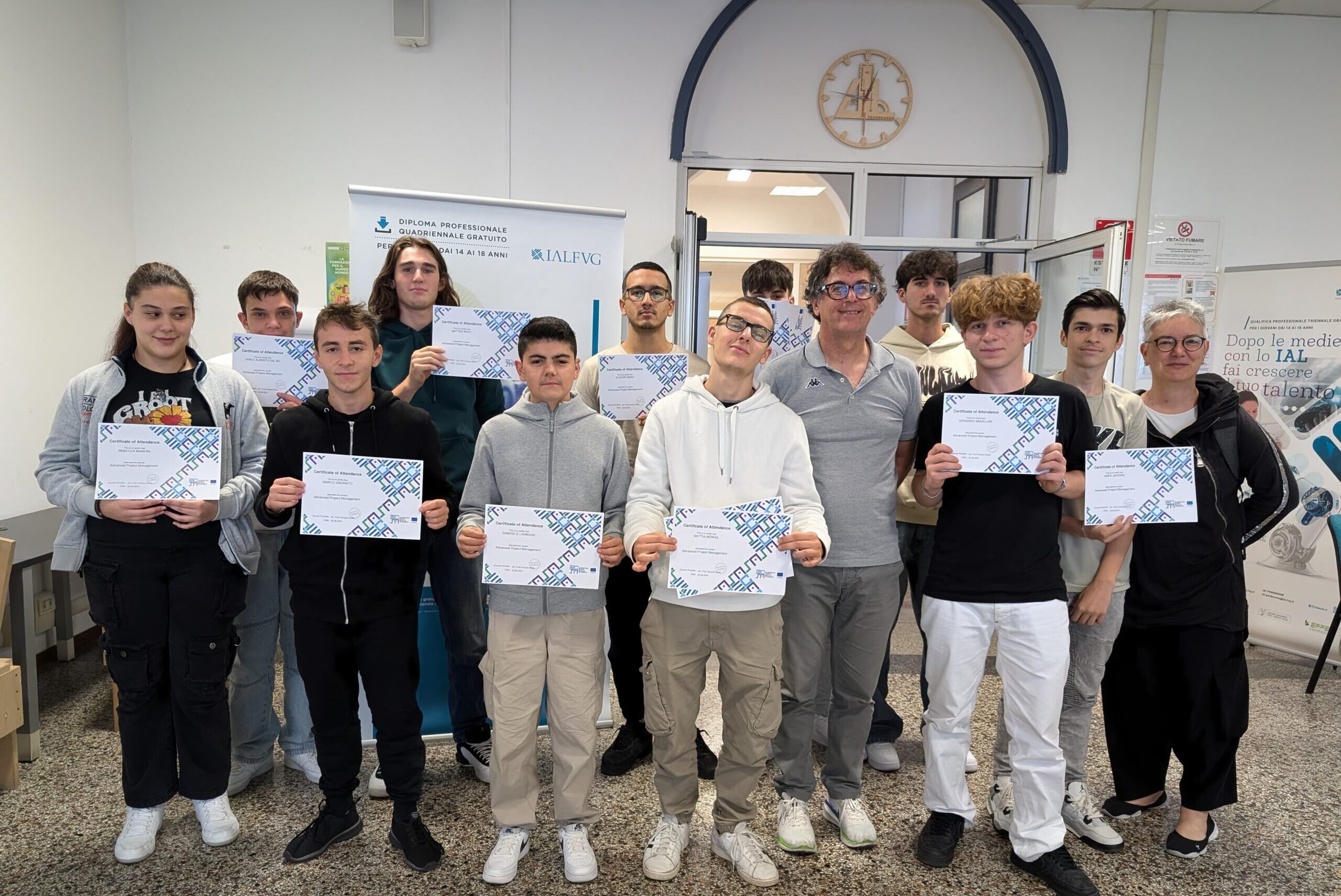 Foto di gruppo allievi e docenti partecipanti al progetto EU Chip Skills Academy - IAL FVG