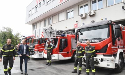 Il governatore Massimiliano Fedriga in visita al comando dei Vigili del fuoco di Trieste