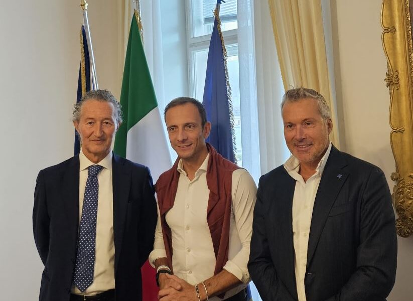 L'assessore Sergio Emidio Bini, il governatore Massimiliano Fedriga e il presidente nazionale di Federdistribuzione Carlo Alberto Buttarelli