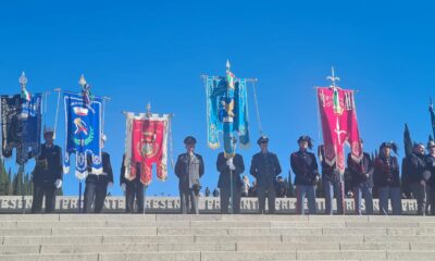 Un momento della cerimonia sulla scalinata del Sacrario Militare di Redipuglia