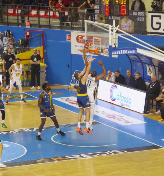 Johnson a canestro contro Vigevano