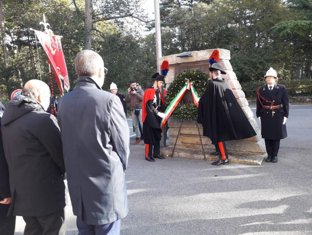 Un momento della commemorazione che si è tenuta al Ferdinandeo