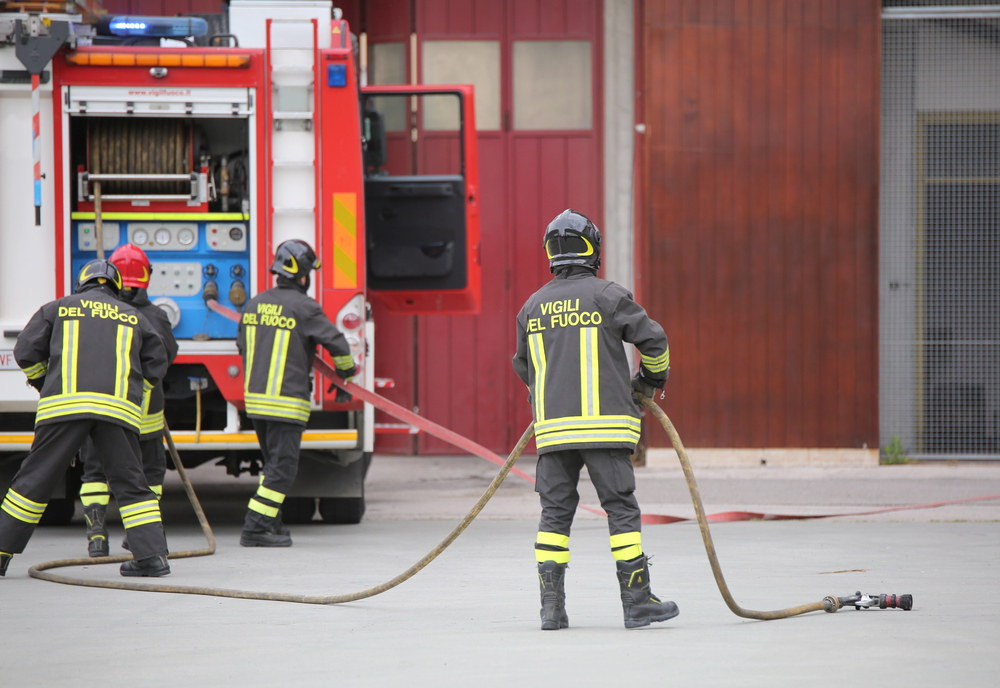 Vigili del fuoco - Incendio cantiere navale Molinas