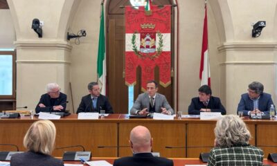 Un momento dell'incontro di oggi in Municipio a Pordenone per la sigla dell'accordo, alla presenza del Governatore Massimiliano Fedriga