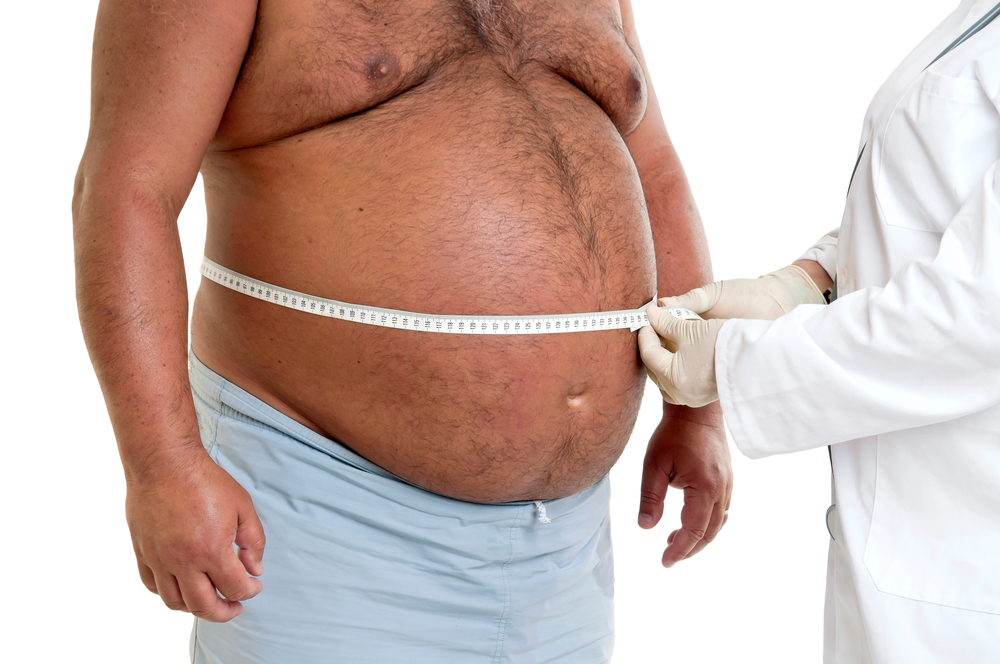 Visita medica per un uomo obeso