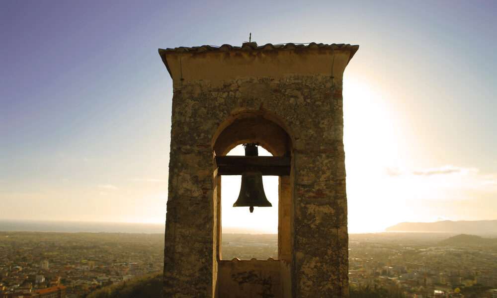 Campanile - Multa sacerdoti Dolina