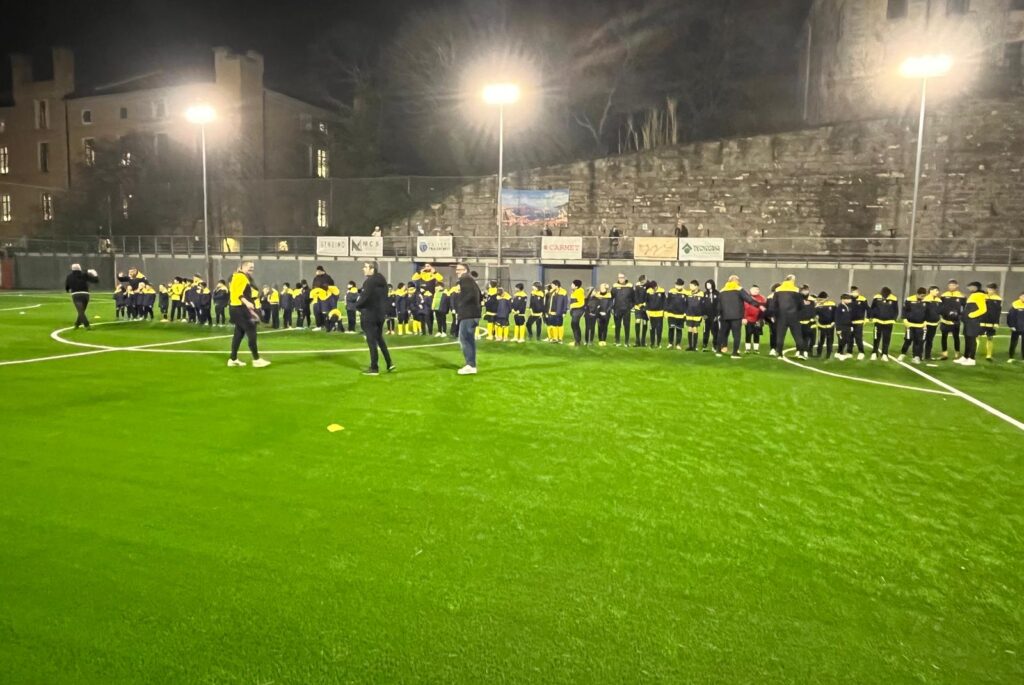 Il manto sintetico del nuovo campo di calcio di Villa Ara a Trieste