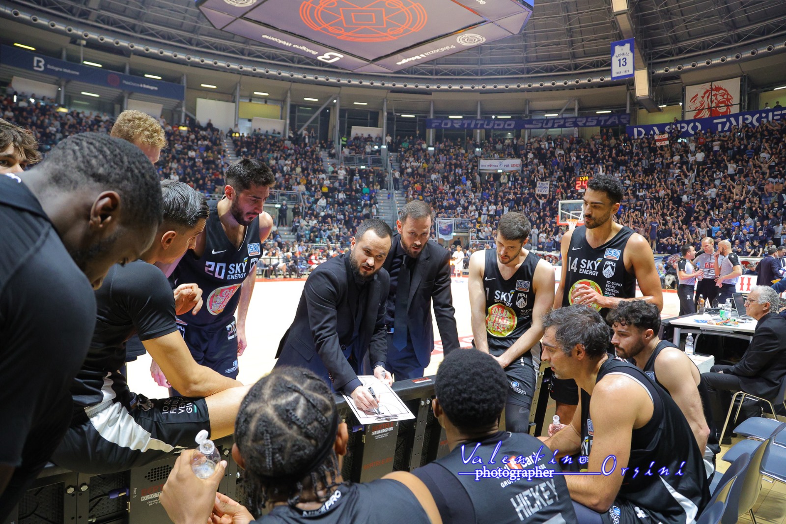 La panchina udinese a Bologna (foto APU)