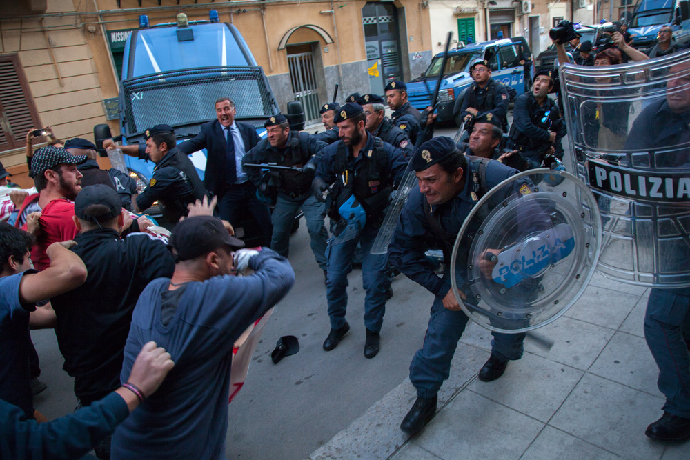 Scontri tra Ultras e Polizia