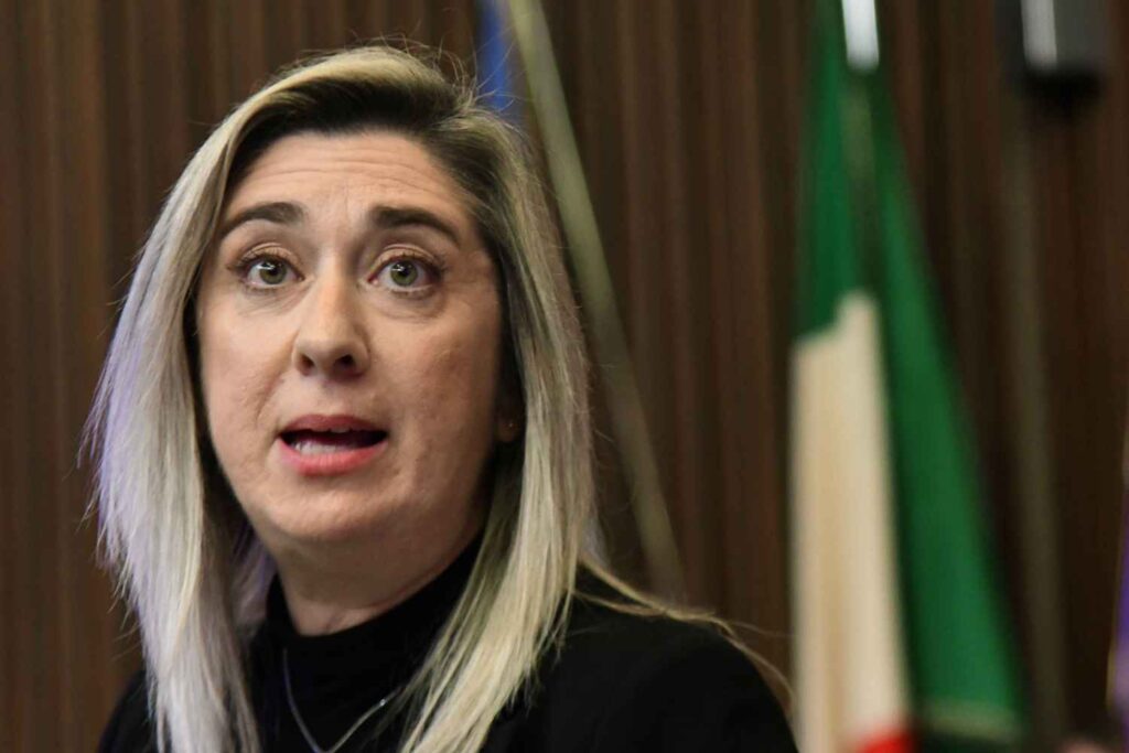 L'assessore alle Infrastrutture e territorio Cristina Amirante