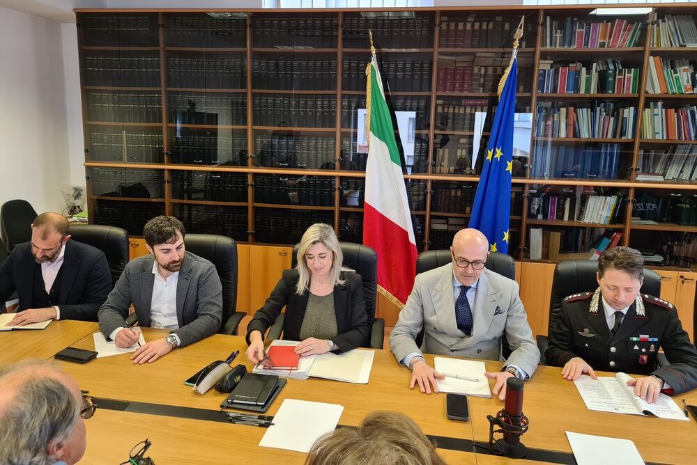 L'assessore Cristina Amirante all'incontro sulla viabilità in Val Colvera convocato in Prefettura a Pordenone