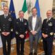 Il governatore Massimiliano Fedriga insieme all'ammiraglio Flavio Biaggi, primo da sinistra, capitano di vascello Francesco Marzi; a destra il capitano di vascello Luciano Del Prete