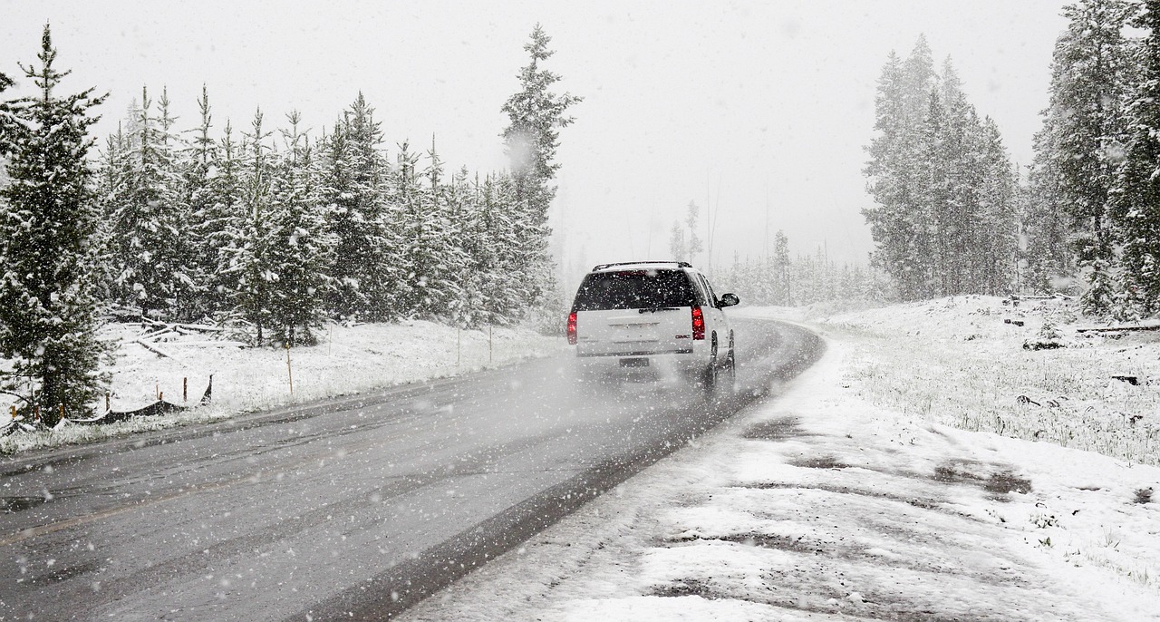 Guidare in inverno tra pioggia e neve