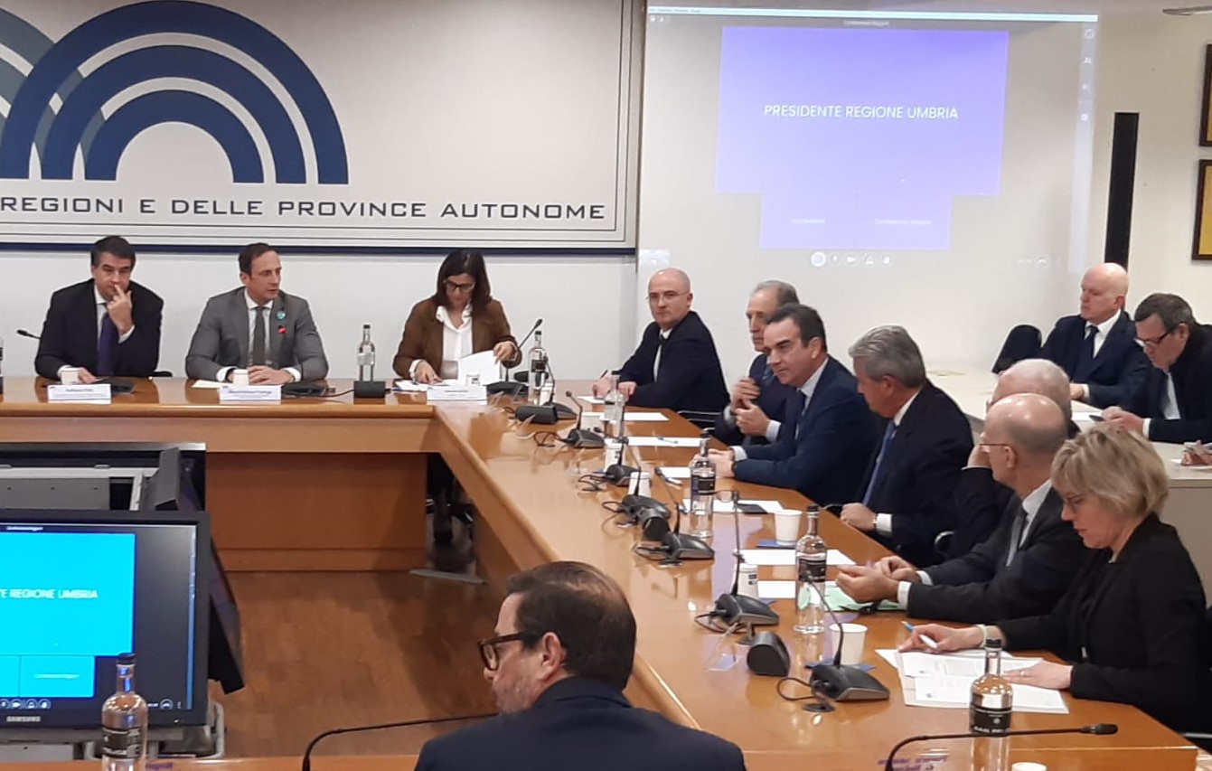 Il governatore Fedriga con il commissario Fitto sulla sinistra; la prima a destra l'assessore Zilli - Fondi di coesione FVG